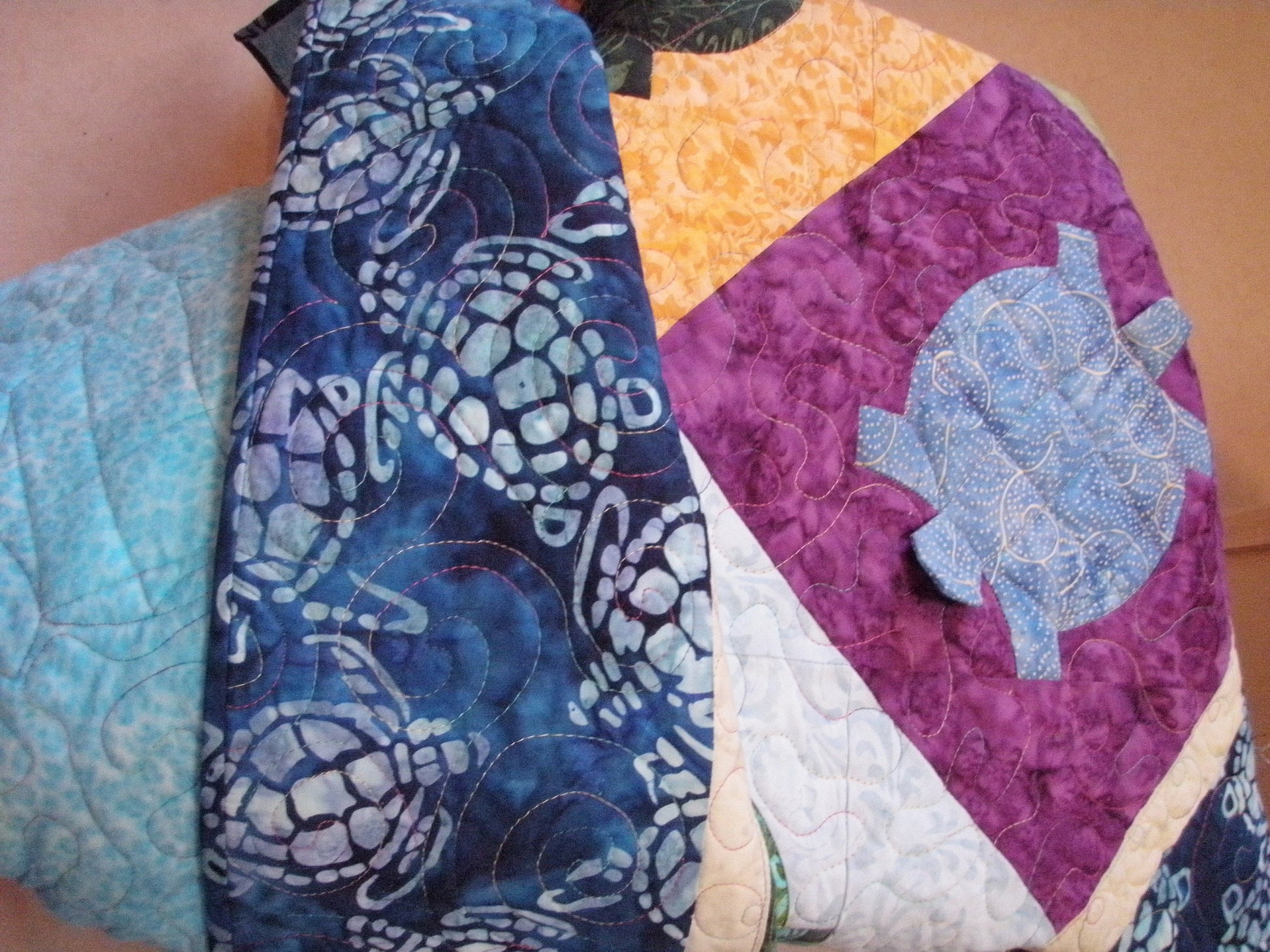 Heirloom Quilt Batik Toddler Baby Bright Turtle Dance 42 x 52